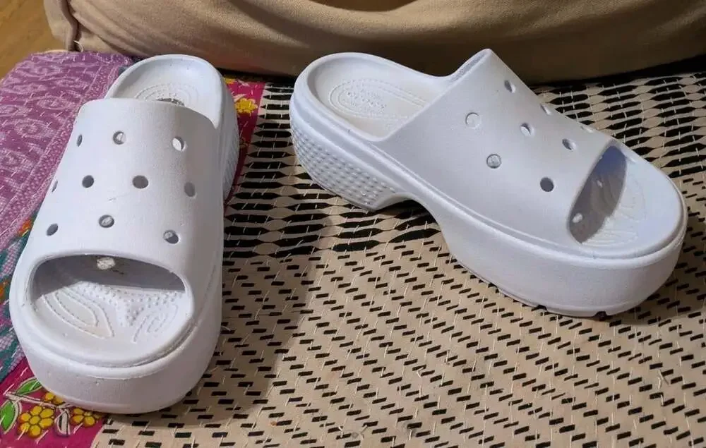 Crocs Women’s Stomp Slide Sz 7 Chunky Platform Comfort Slides Sandals Light Blue